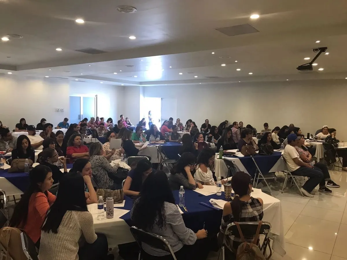 Docentes en una capacitación de Explora tu Potencial
